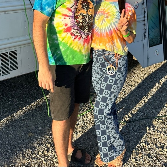 Flower bell bottoms - Picture 2 of 2